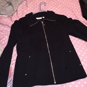 black zip up jacket